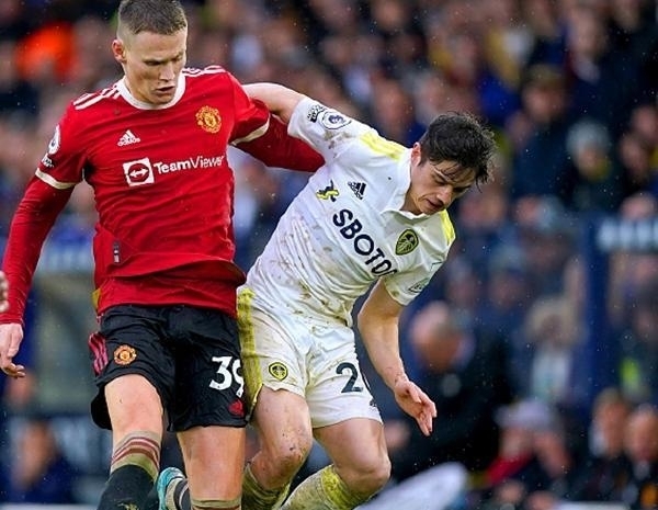 人物志：森林传奇约翰·罗伯逊人生落幕，他被誉为绿茵毕加索（森林传奇约翰·罗伯逊谢幕：足坛“绿茵毕加索”的最后一章）