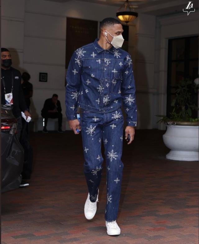 恩里克：拜仁连赢15场令人惊叹，但在王子公园我们有信心应对（恩里克：拜仁15连胜令人称道，我们在王子公园自信迎战）