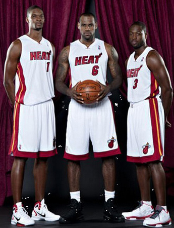 全市场：拉齐奥的边后卫马鲁西奇被推荐给米兰和尤文（意媒：拉齐奥边卫马鲁西奇被推介至AC米兰与尤文图斯）